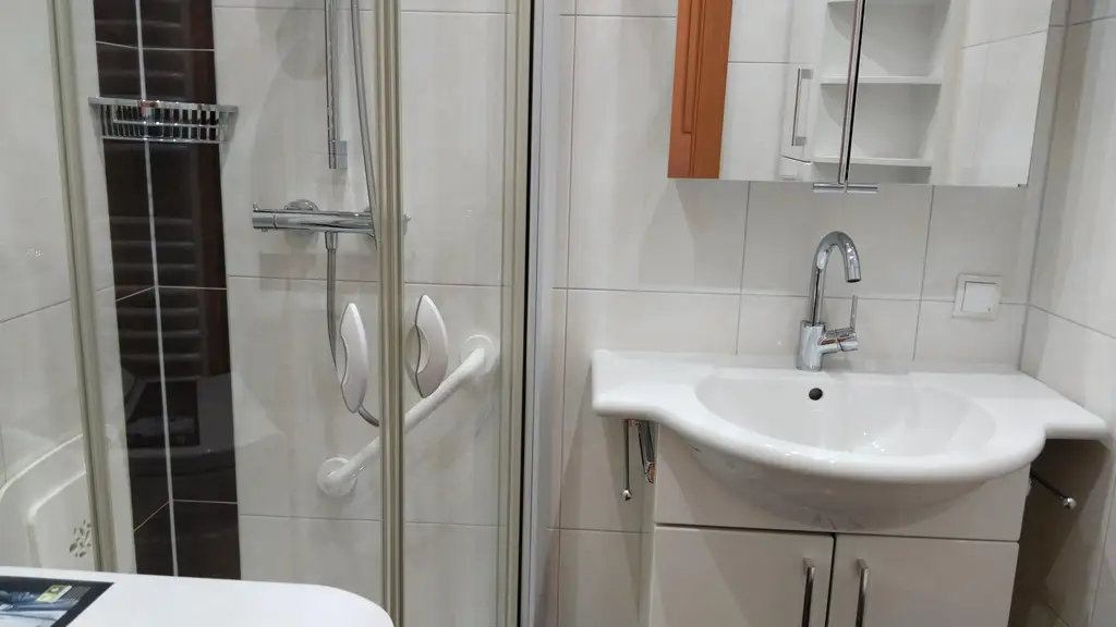 Frisch Renovierte 2-Zimmer Wohnung mit Loggia