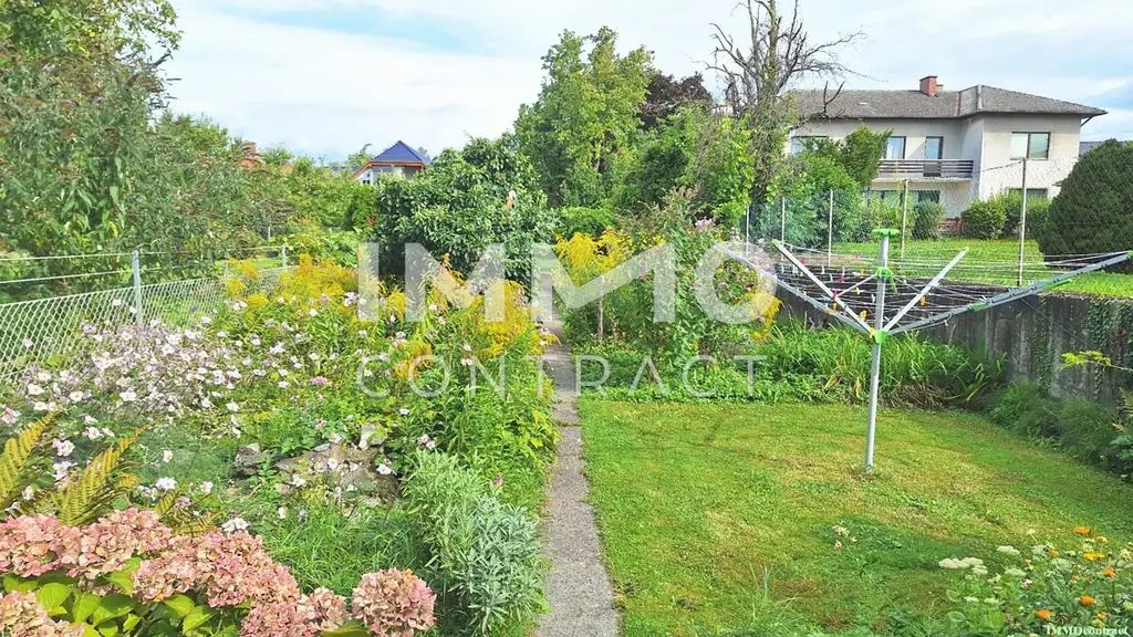 Geräumiges Mehrfamilienhaus mit großem Garten, sowie ehemaligen kleinen Geschäftslokal neben Bahnhof