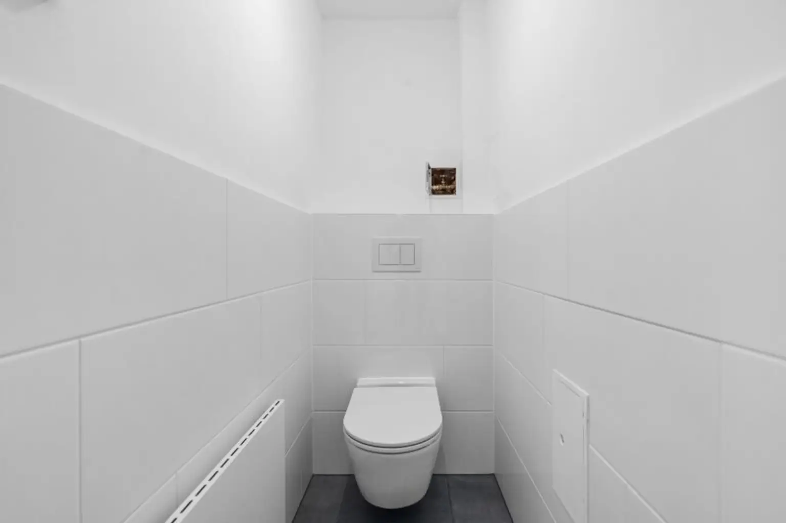 Tolle 2-Zimmer Wohnung mit Balkon & ganz neue Küche ! Verkehrsgünstig gelegen ! UNBEFRISTET !