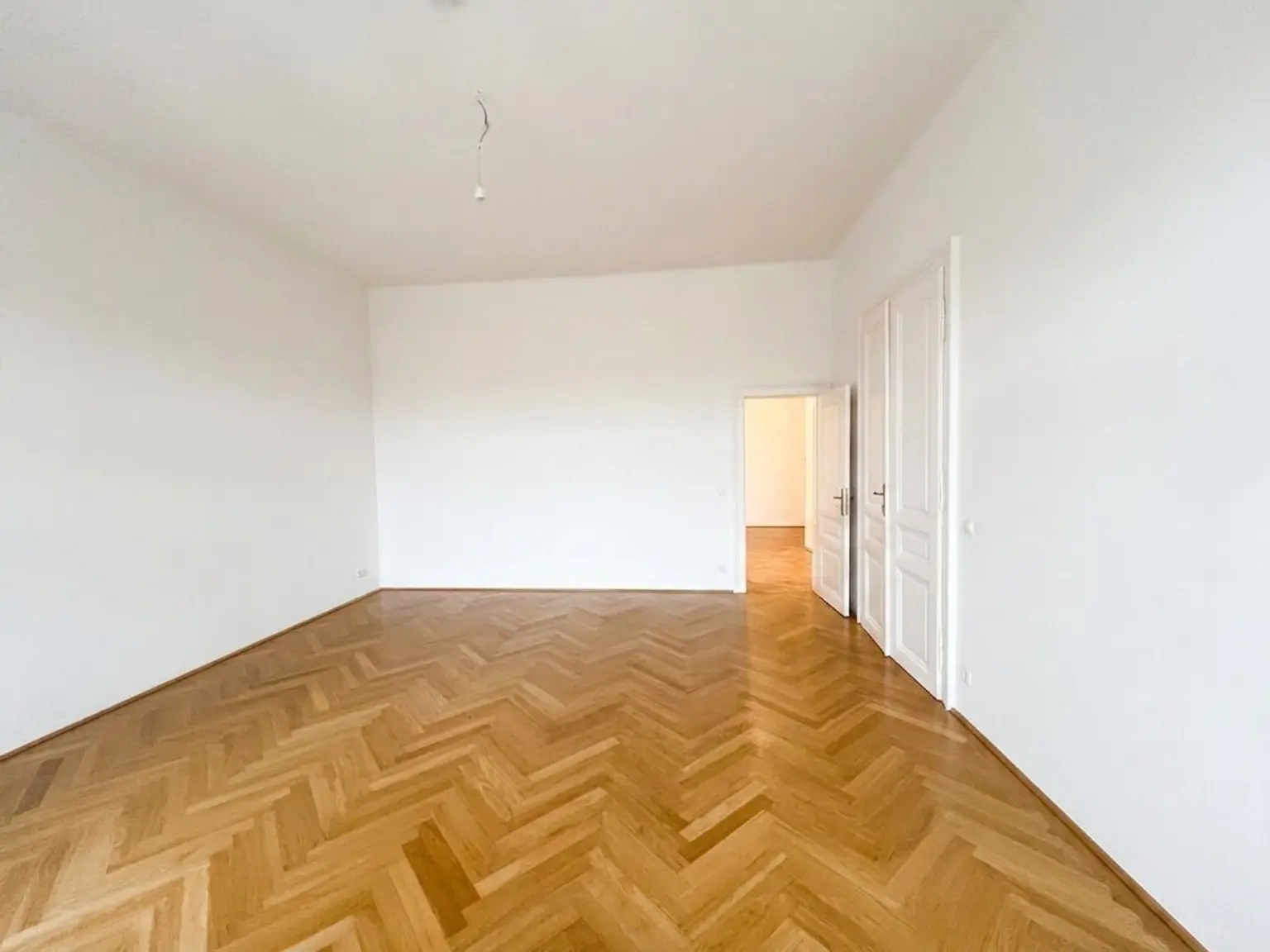 UNBEFRISTET: Charmante 2-Zimmer-Altbauwohnung nahe Volkstheater