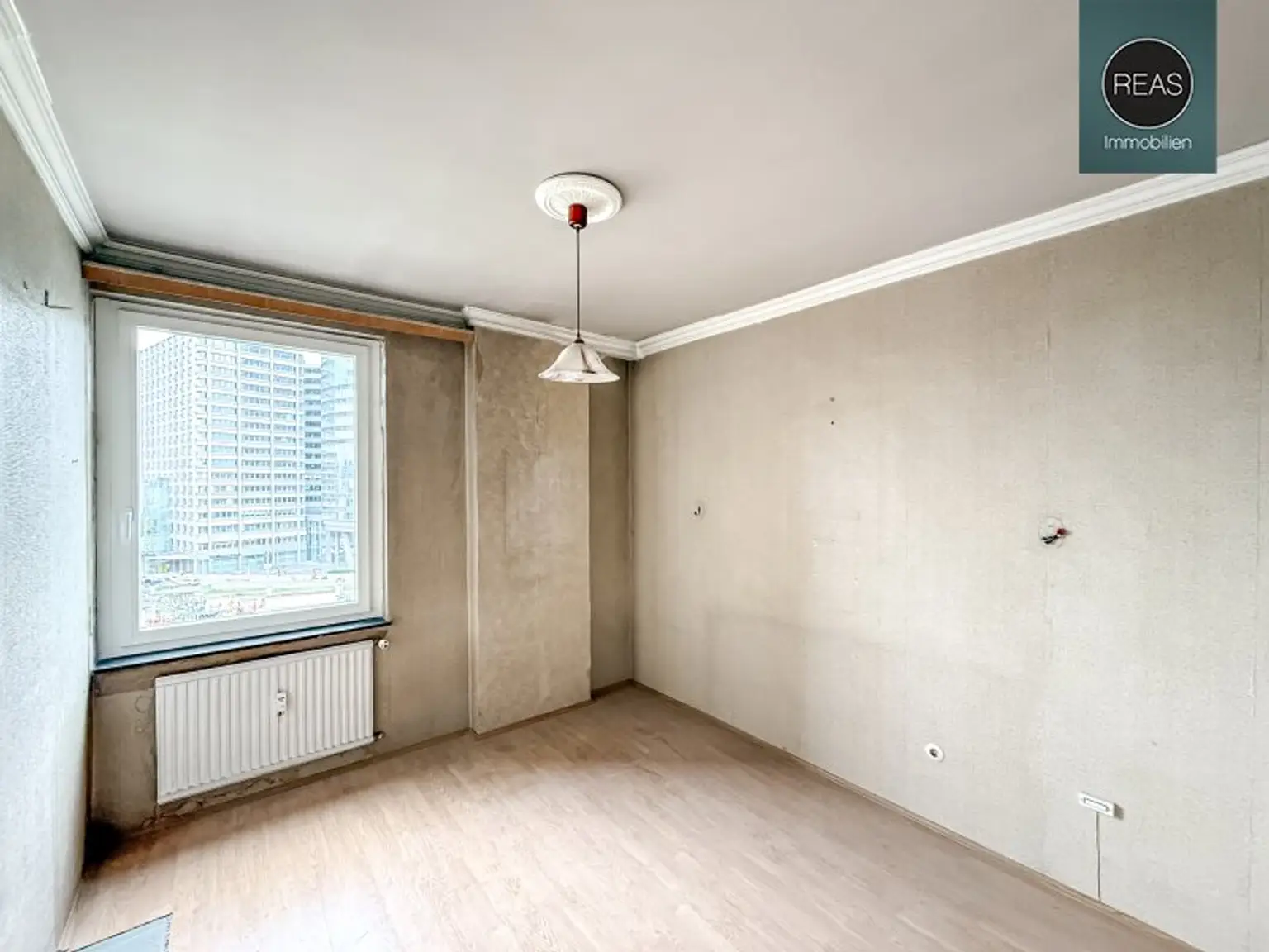 Wohnungspaket in Top-Innenstadtlage! 2 nebeneinander liegende Wohnungen mit 2 Loggien, neuen Fenstern und unverbautem Traumblick!