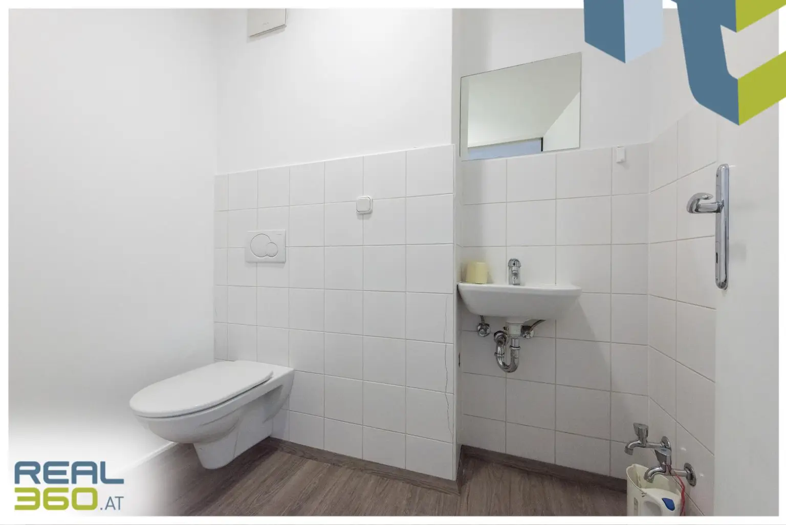 WC mit Handwaschbecken