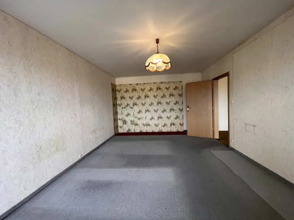 Schnäppchen mit Traumausblick und großer Loggia in Fünfhaus