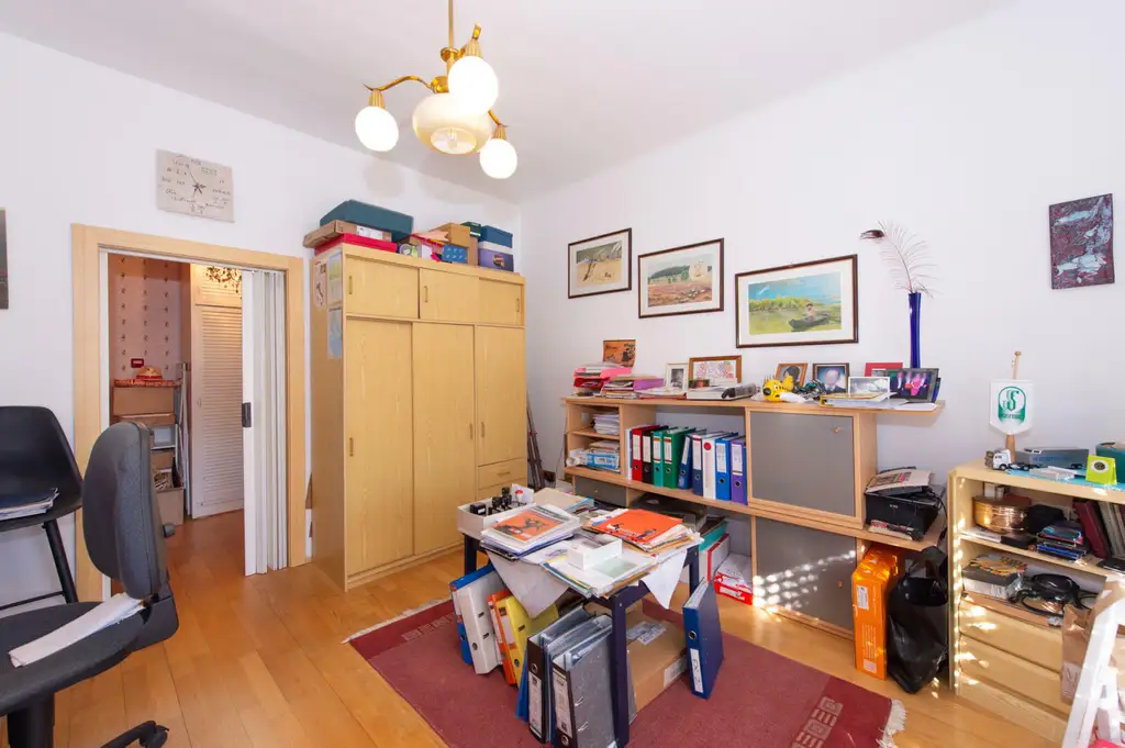 Großzügiges Einfamilienhaus mit viel Platz, hohem Potenzial und hoher Bebauungsdichte – Ideal für Familien oder Investoren