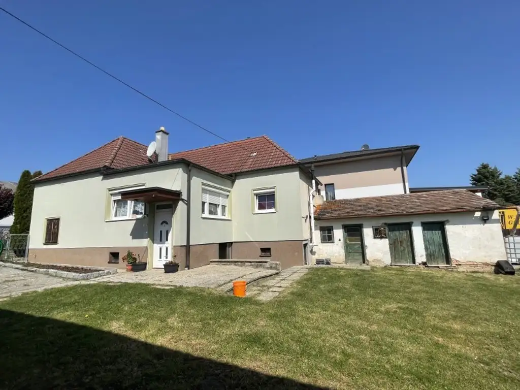 CHARMANTES EINFAMILIEN-HAUS MIT GROSSEM GARTEN - RUHELAGE!