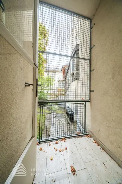 Charmante 3-Zimmer Altbauwohnung mit Loggia, Nähe Volksoper