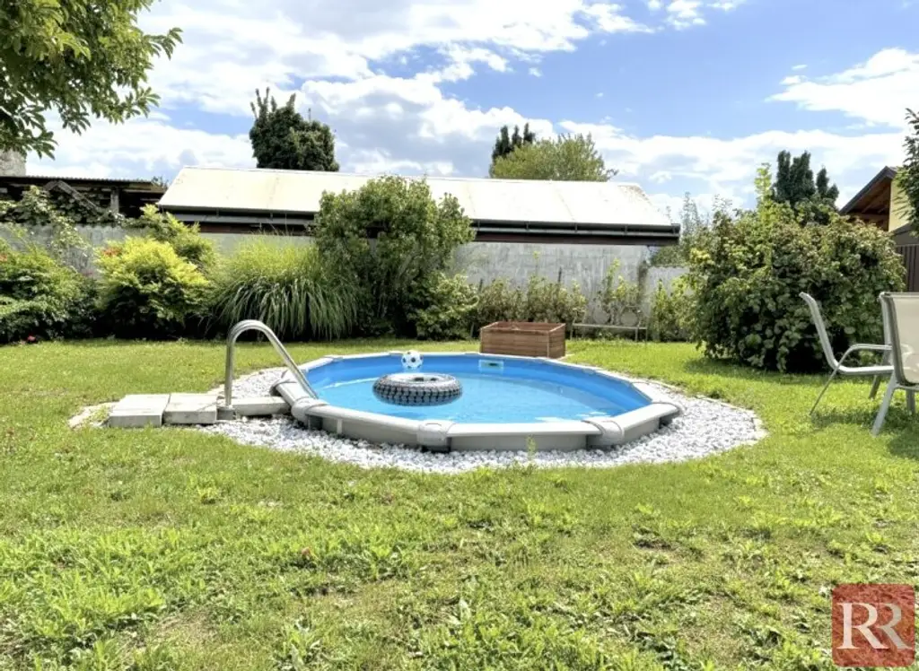 Bungalow auf großem, sonnigem Grund
