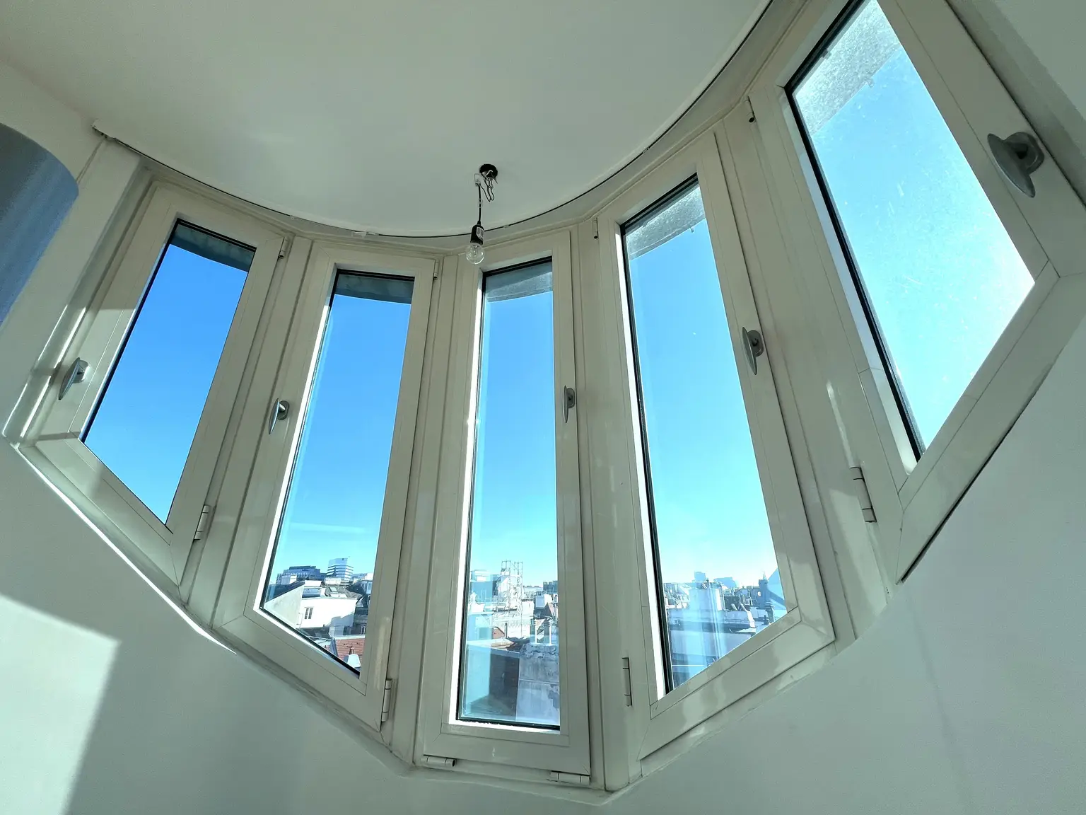 IN VORBEREITUNG: Moderne, klimatisierte 3-Zimmerwohnung mit Terrassen und Wintergarten im Wiener Zentrum