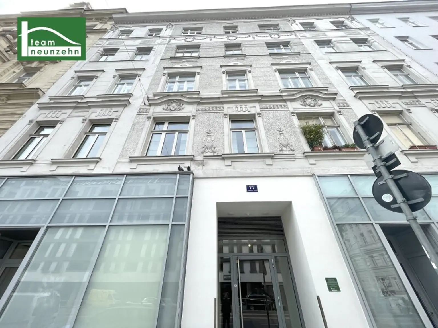Stilvolle Dachgeschoss-Maisonette mit 3,5 Zimmern, riesiger Terrasse und WG-Eignung nahe U6 Nußdorfer Straße!