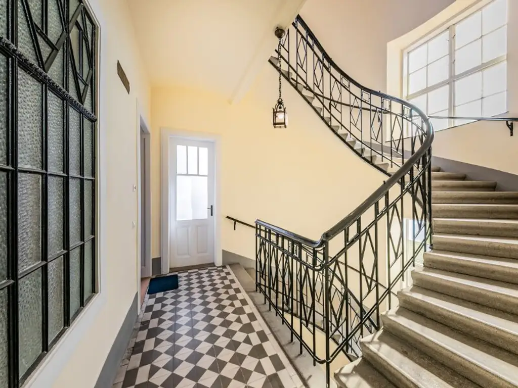 Stilvolle Familienwohnung am Fuß des Küniglbergs - 4 Zimmer getrennt begehbar - Balkon, Klima, Gartennutzung