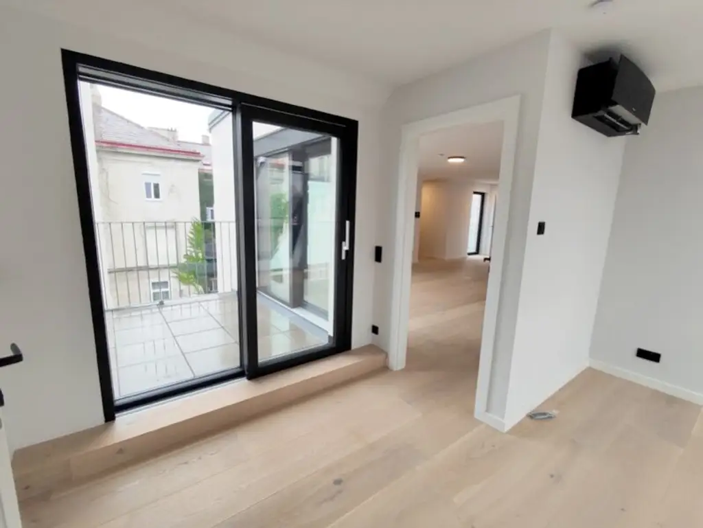 Krongasse! Erstbezug Penthouse mit 3 Terrassen und privatem Liftzugang auf frisch saniertem Altbau! Top17