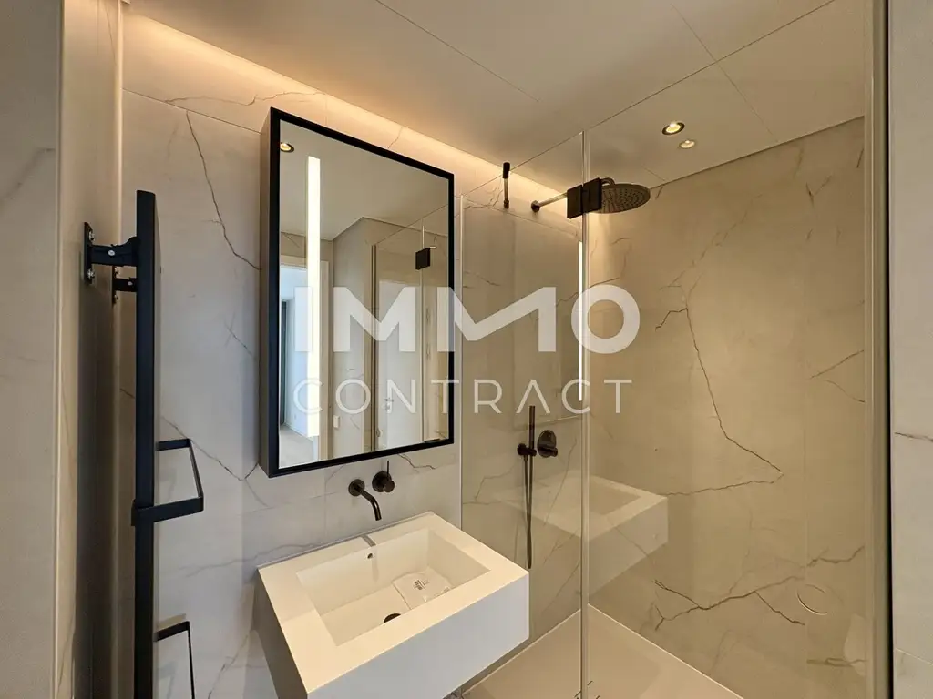 Ausblick wohin das Auge reicht: Geräumiges Apartment mit Annehmlichkeiten (Gym, Pool, Spa, Lounges,)
