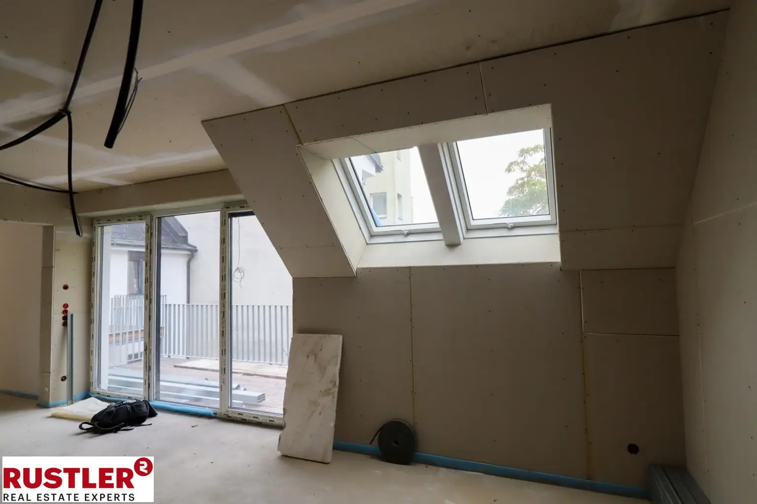 3-Zimmer-DG- Wohntraum mit Balkon - Nähe Kutschkermarkt