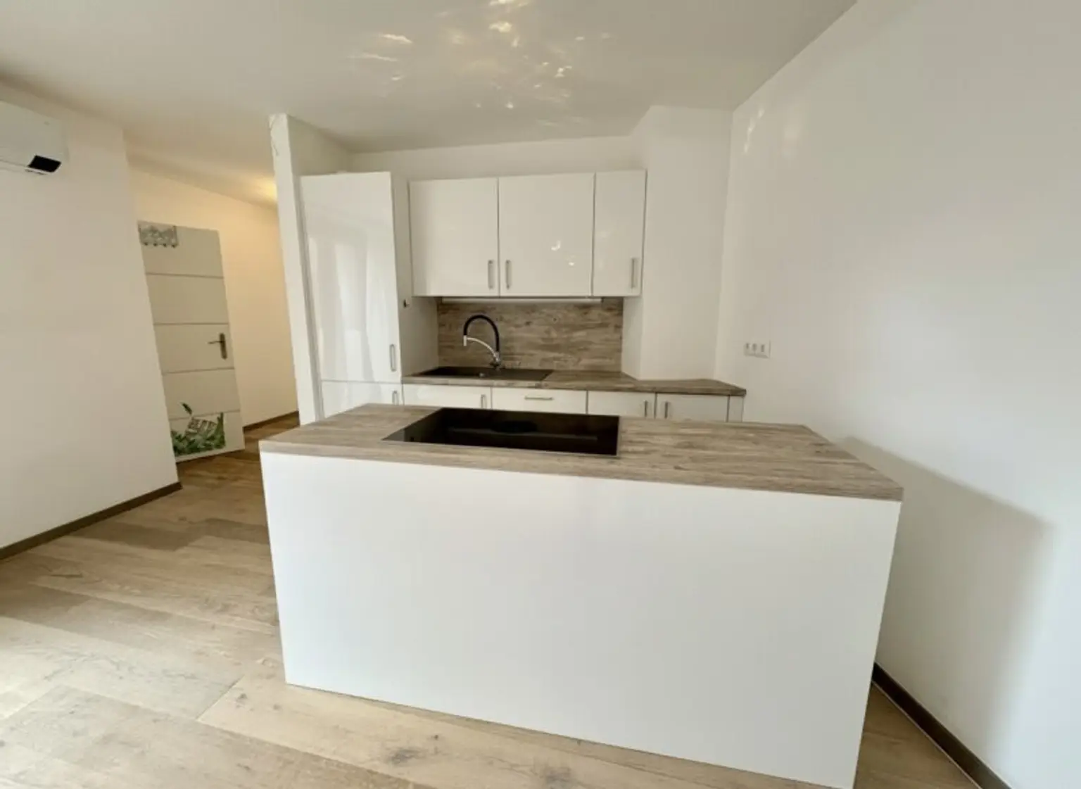 Stadt trifft Natur - Elegante 2-Zimmer Wohnung mit Klimaanlage, Sauna & Terrasse