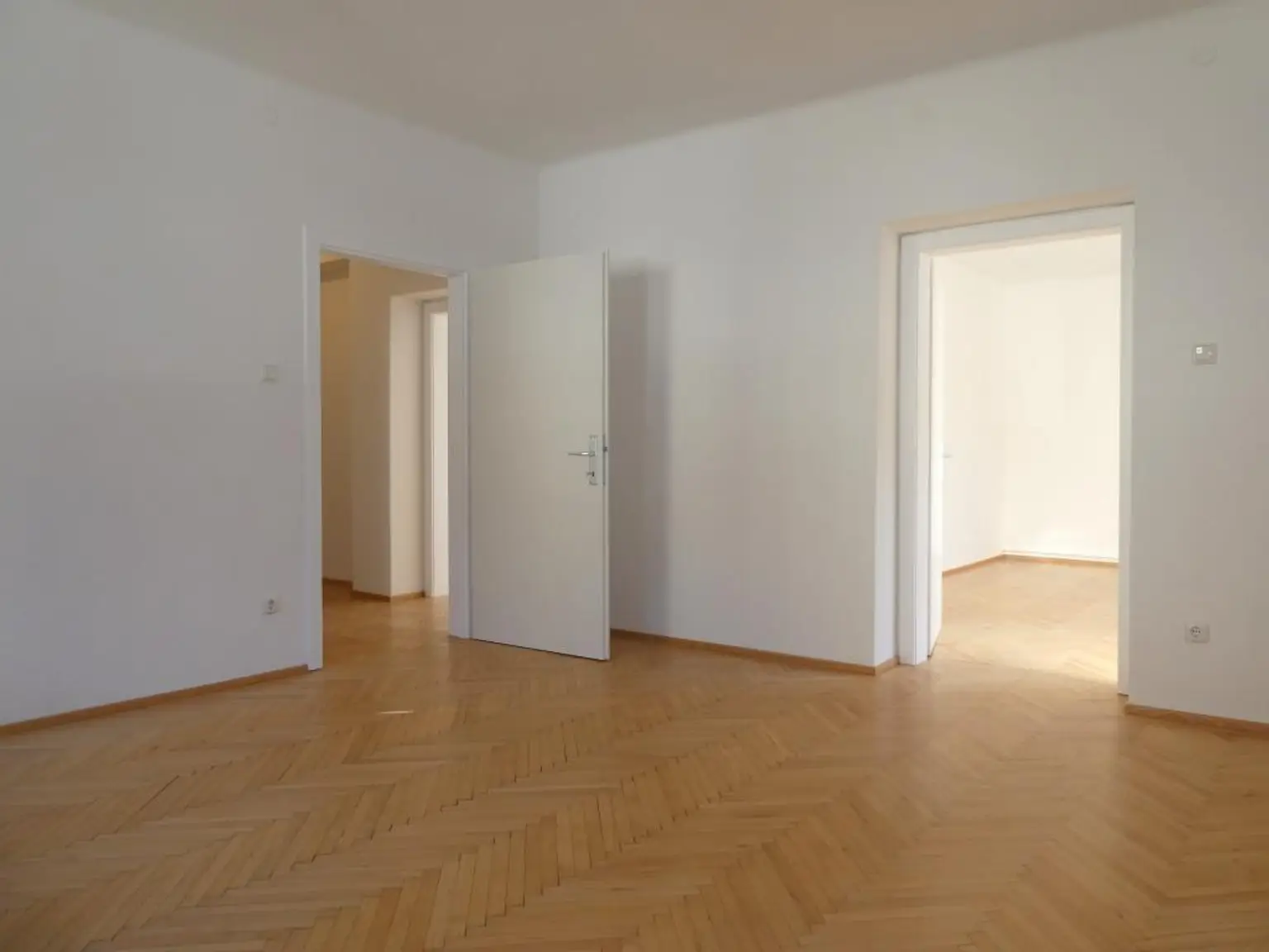 helle, großzügige Räume