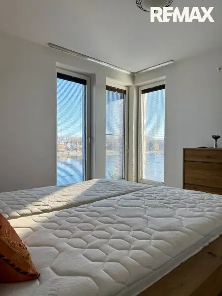 Wohnen am Wasser - ca. 189 m² Wohnfläche & direkter Seezugang auf Pachtgrund!