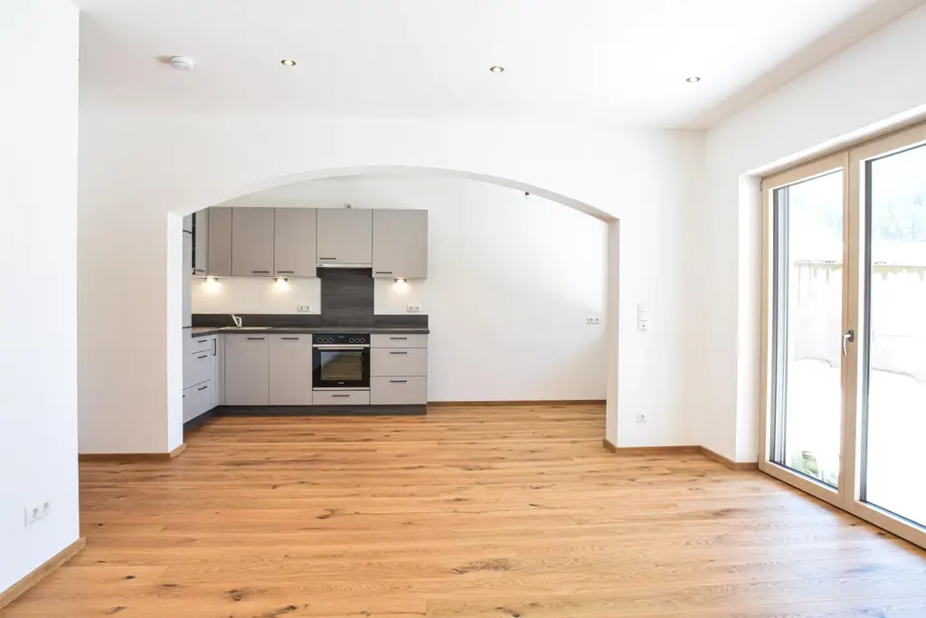Provisionsfrei! 2-Zimmer-Erdgeschoss-Wohnung in ruhiger, sonniger Lage mit großer Terrassse