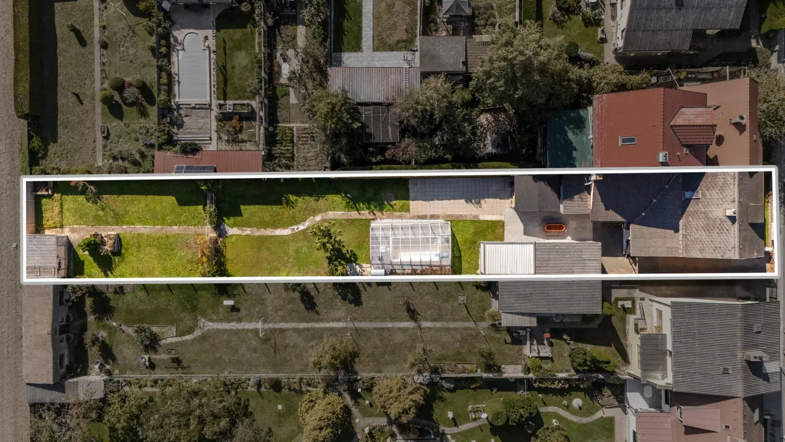 "Charmantes Haus, sanieren und dabei neu gestalten, mit großem Garten"