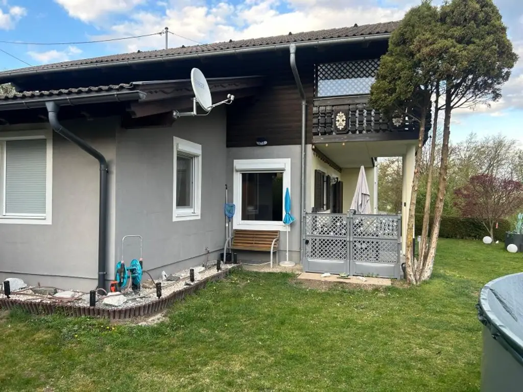 Eigennutzen oder Vermieten: Modernisiertes Zweifamilienhaus 195m² mit 6 Zimmern in verkehrsgünstiger Lage zur St Veiter Strasse , in Kärnten  € 419.000