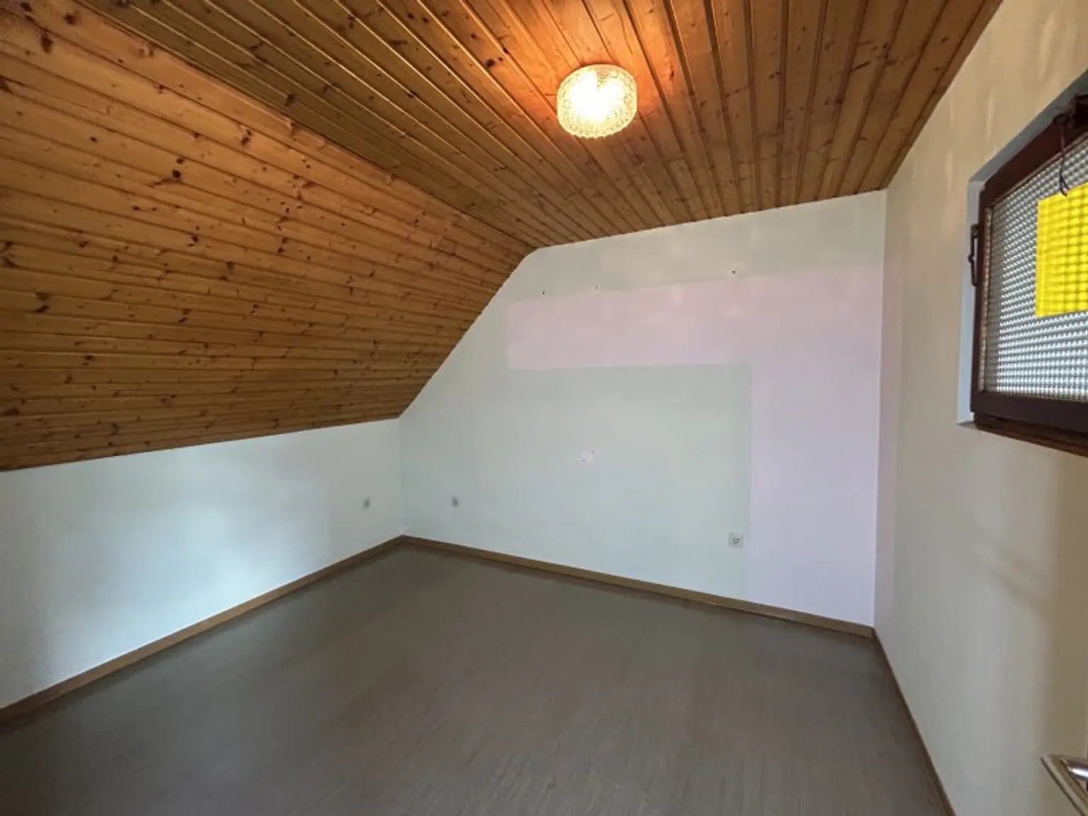 +++Charmantes Mehrfamilienhaus mit weitläufigem Naturgarten und vielseitigen Nutzungsmöglichkeiten!+++