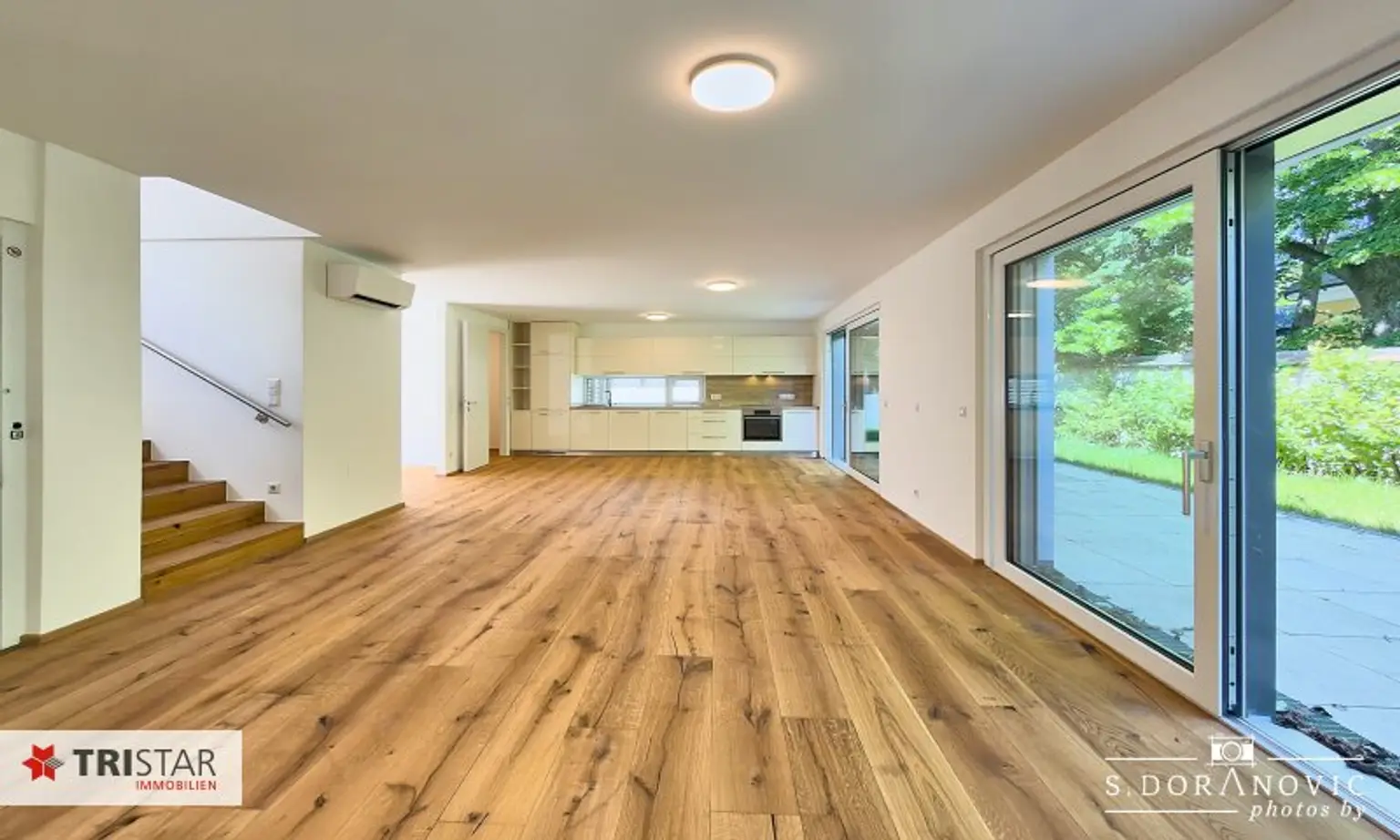 Zum Verkauf: Exklusive Doppelhaushälfte mit Aufzug, Keller, Garten & Terrassen in 2372 Gießhübl – Neubau 2022, sofort bezugsfertig!