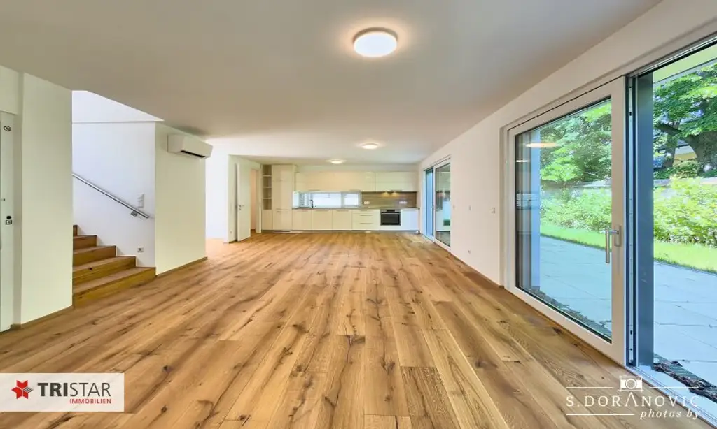 Zum Verkauf: Exklusive Doppelhaushälfte mit Aufzug, Keller, Garten & Terrassen in 2372 Gießhübl – Neubau 2022, sofort bezugsfertig!