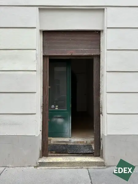 Sanierungsbedürftige 1-Zimmer-Wohnung in zentraler Lage