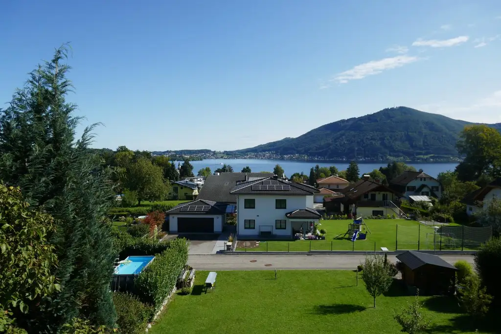 Geräumiges Mehrfamilienhaus mit Seeblick-in 2 Wohnungen teilbar