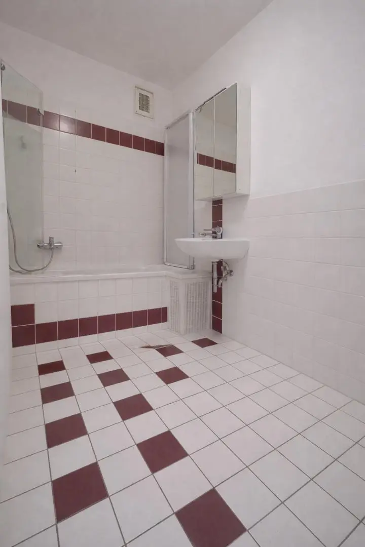 Badezimmer leer