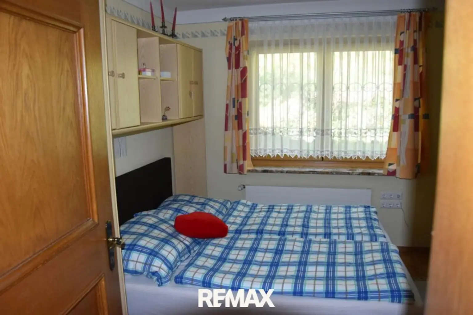 Schlafzimmer  (2)