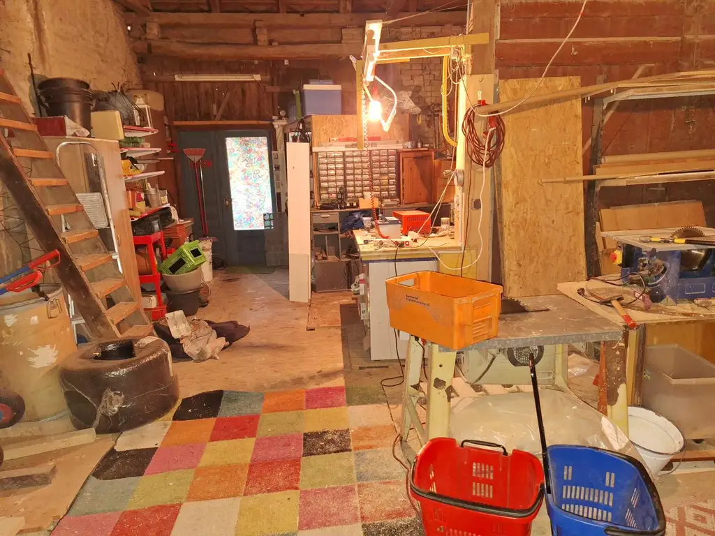 Villa Kunterbunt für Heimwerker / interessantes, kreatives und fröhliches Einfamilienhaus mit 5 Zimmern in ruhiger Seitengasse.