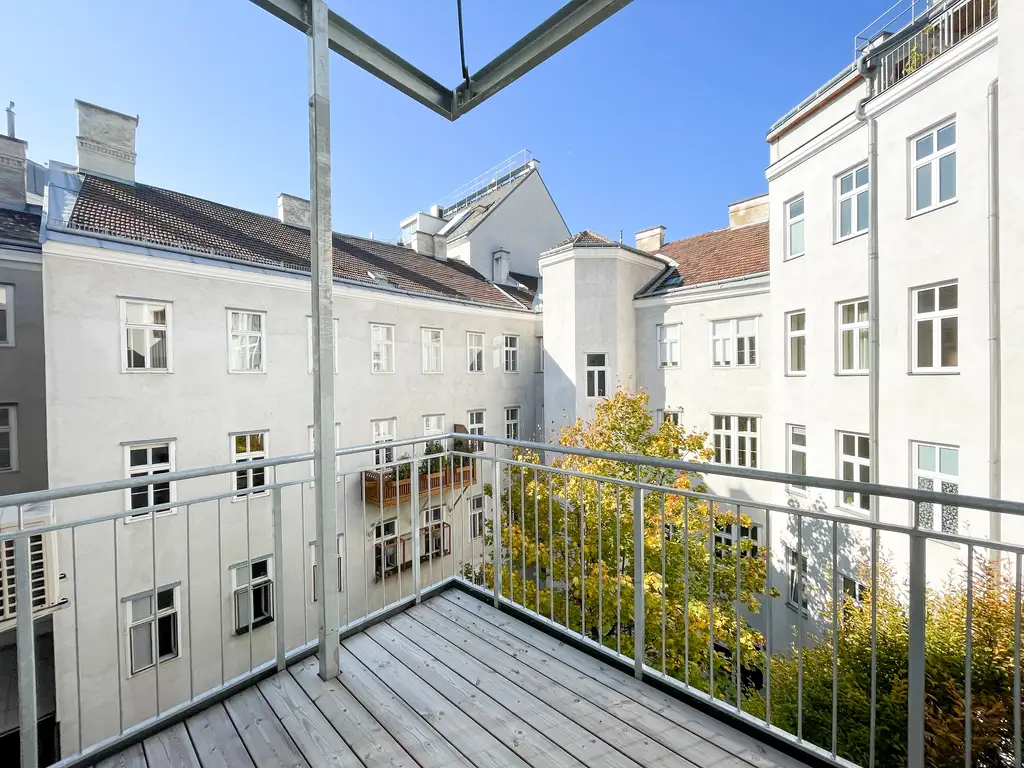 Herrlich große Altbauwohnung mit Garagenplatz