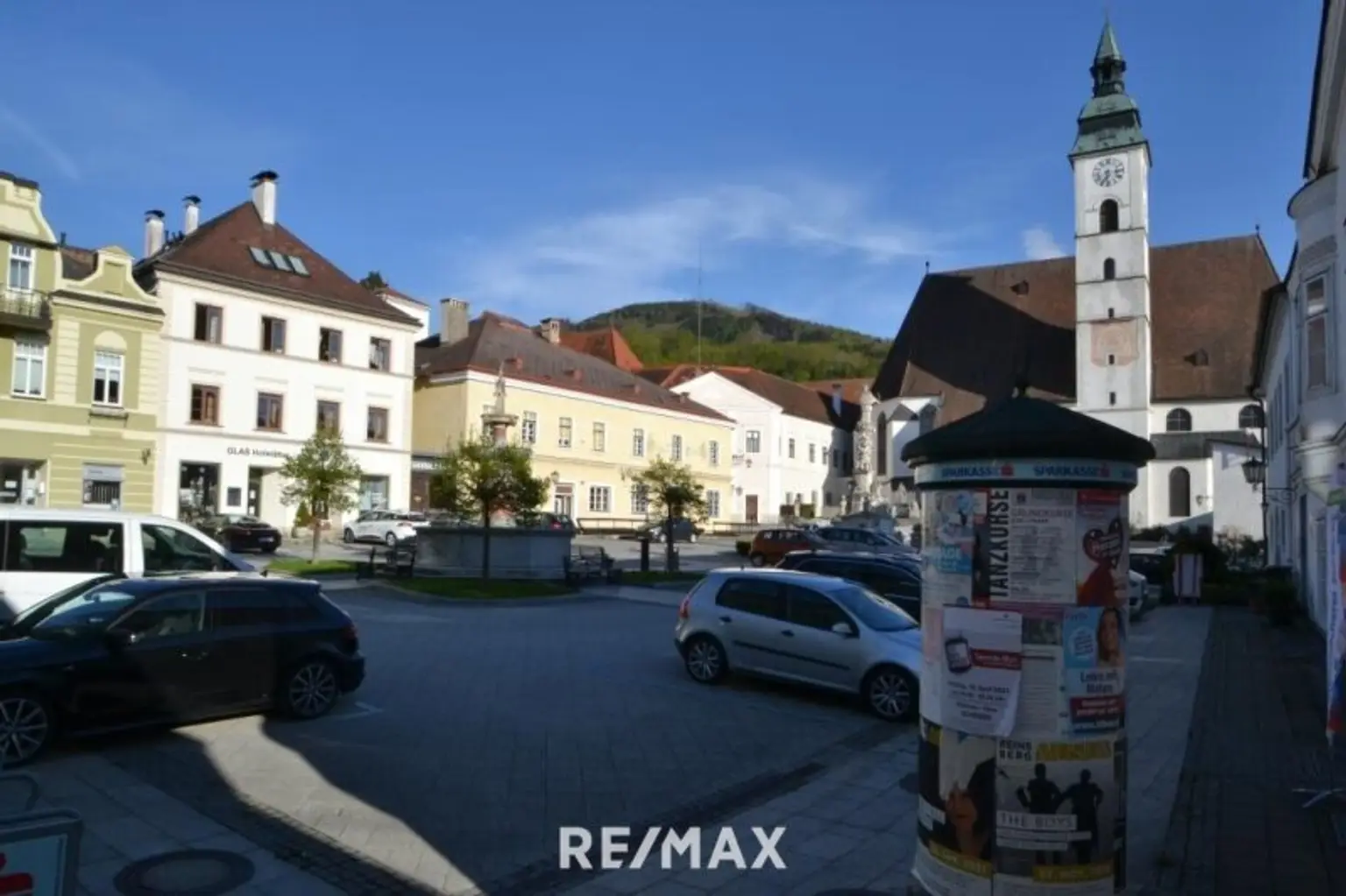 zentrale Lage am Rathausplatz