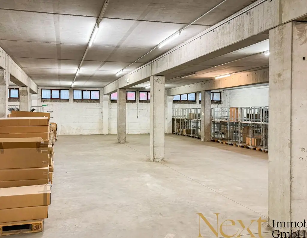 Lagerhalle samt Büros in verkehrstechnisch optimaler Lage in Wels zu vermieten! Gleisanschluss vorhanden!