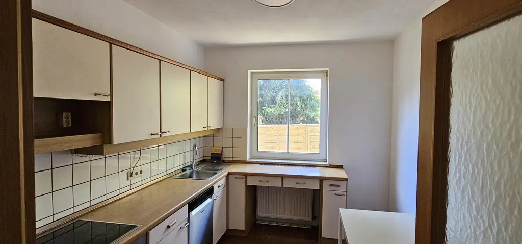 Wohnhaus in ruhiger Lage mit 2 Wohneinheiten