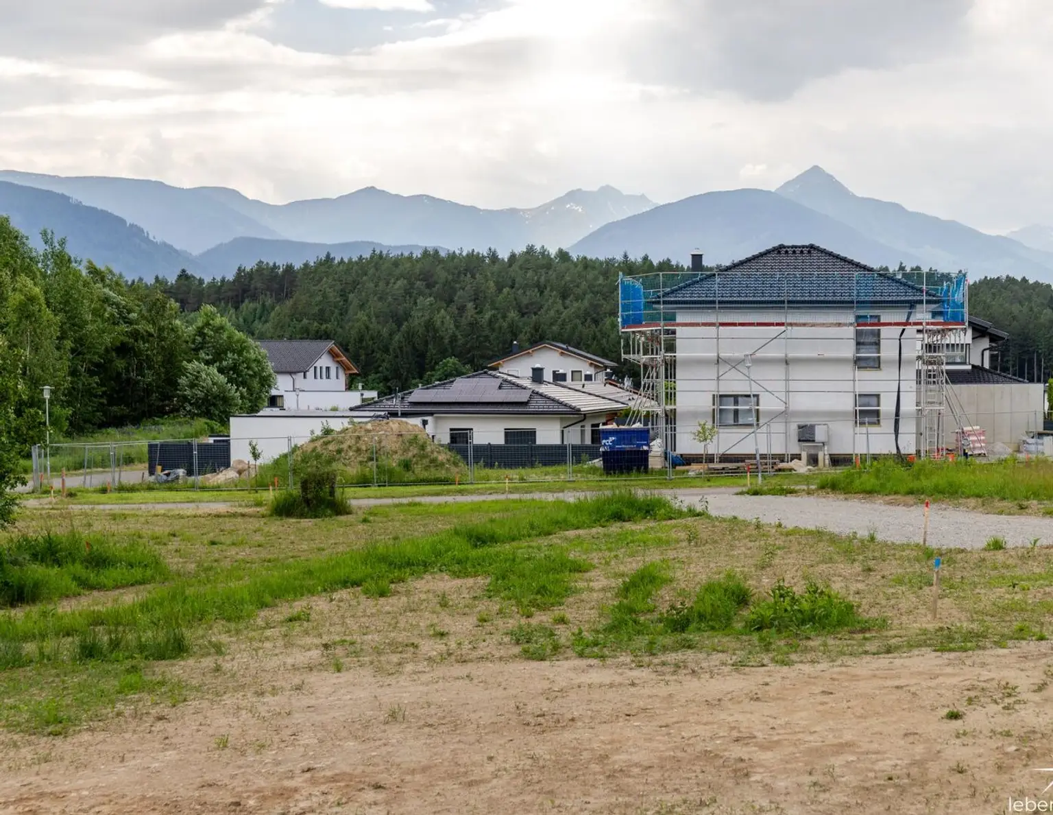 An neuer Siedlung angrenzend. Alleinlage mit Seeblick und Wald - Seeboden/Lurnbichl.