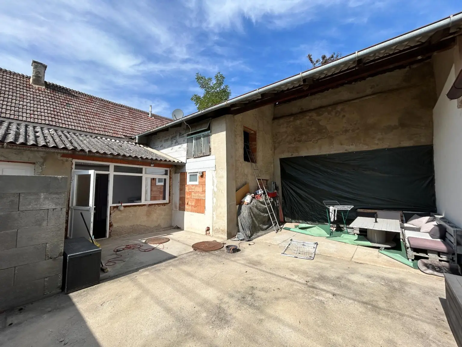 Einfamilienhaus mit großzügiger Halle und viel Potenzial in ruhiger Lage
