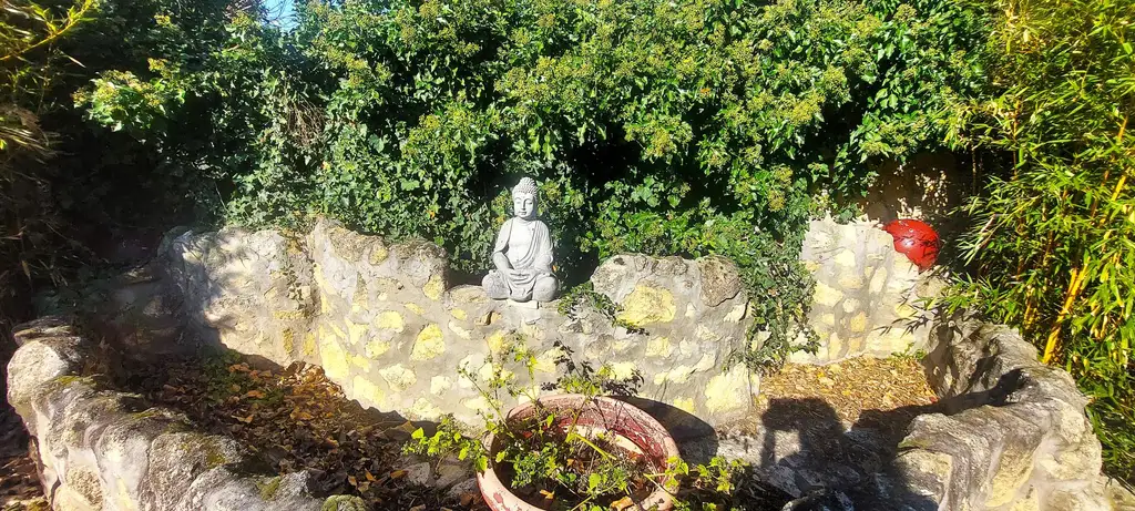 Großzügige Villa mit mehreren Wohneinheiten für viele Nutzungen