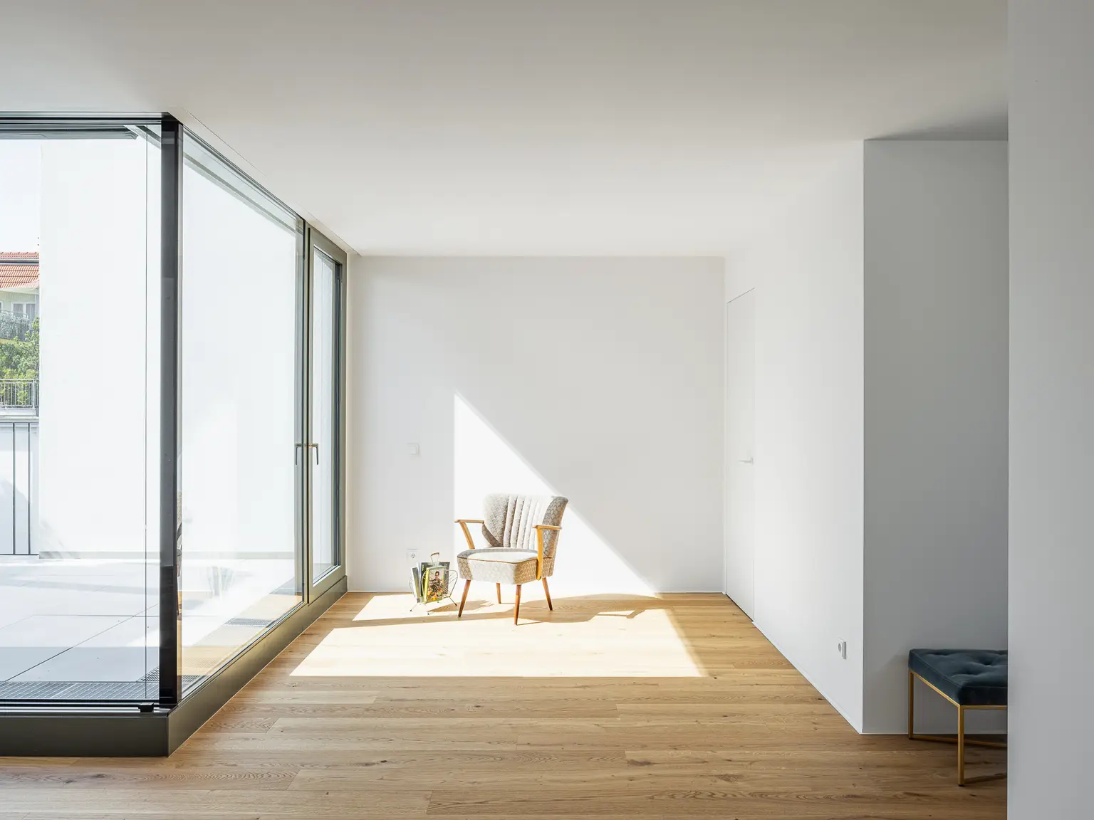 Loft-Feeling trifft Altbauflair – 3 Zimmer Erstbezug mit Terrasse nahe U6