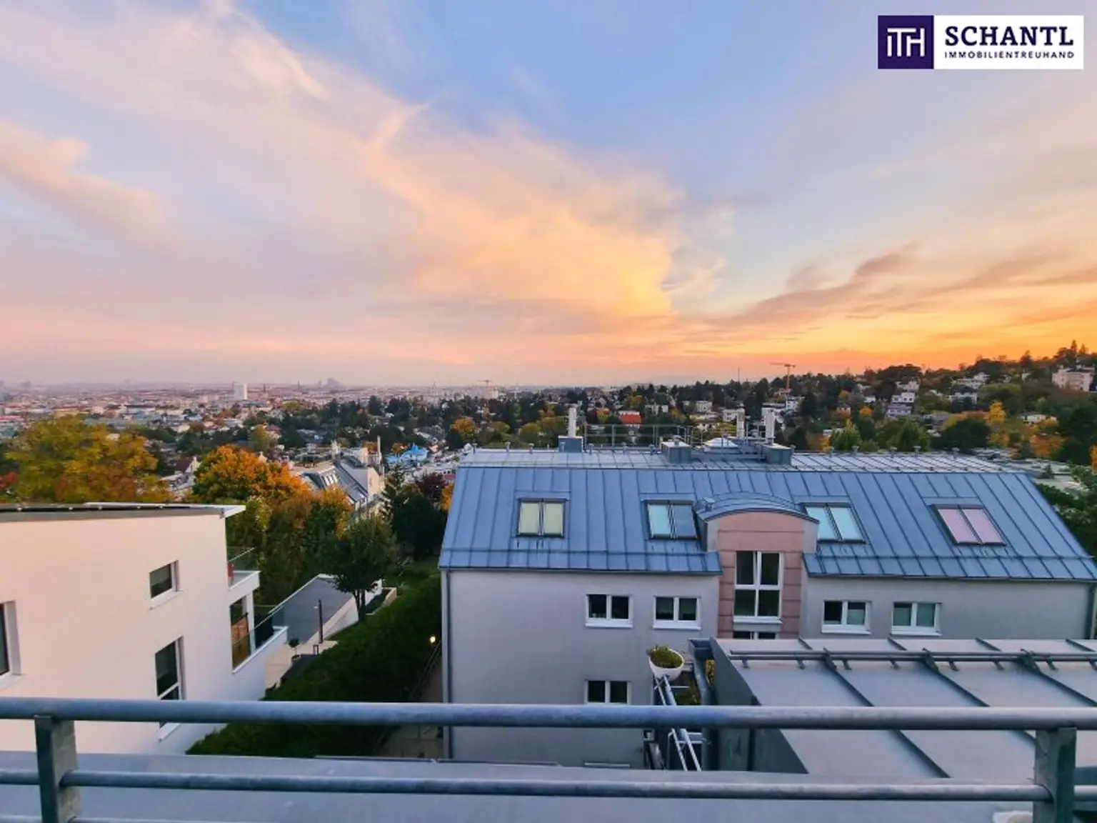 Traumhafter Fernblick + Absolute Grün- und Ruhelage + Tolle Raumaufteilung + Garagenplatz inklusive! Das perfekte Zuhause über den Dächern...