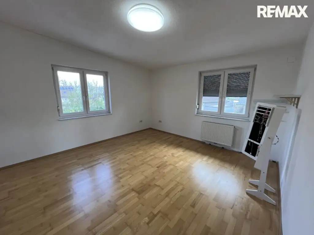 Großzügiges Einfamilienhaus mit Garten, Terrasse & Garage in Ebenfurth, 4 Zimmer, 195m²