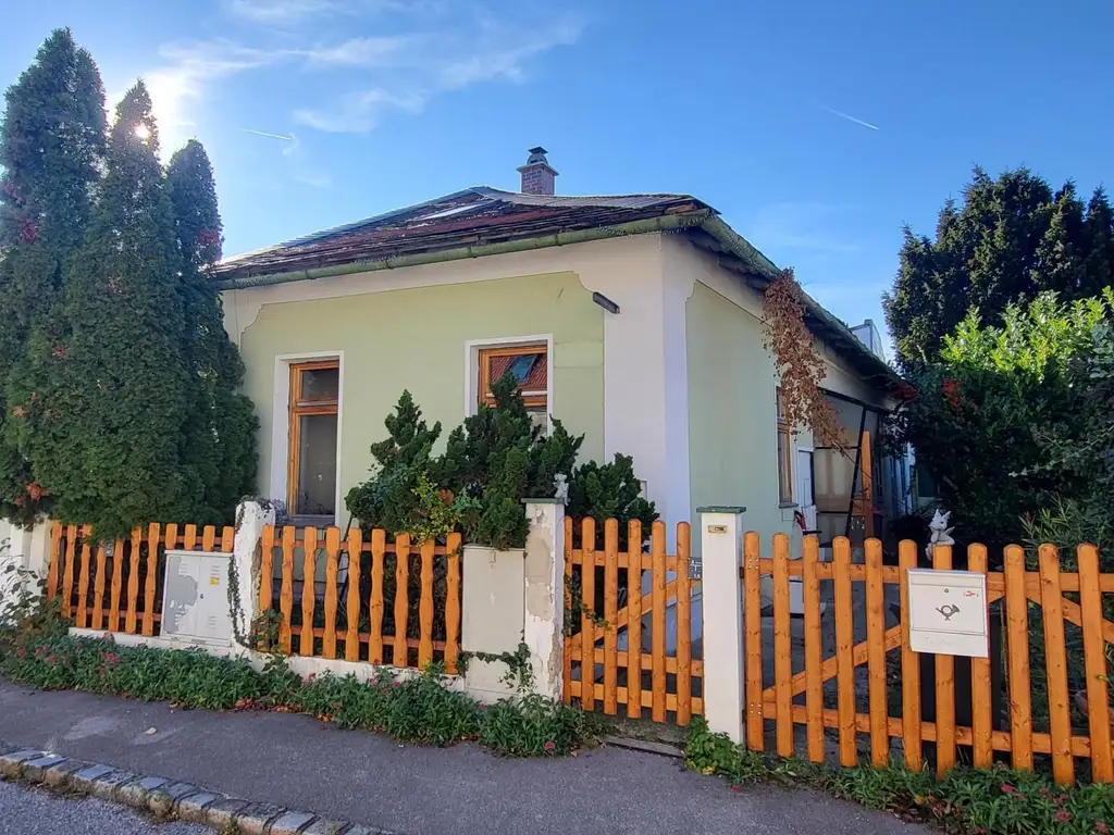 KLEINES JAHRHUNDERTWENDEHAUS IN VERKEHRSBERUHIGTER LAGE IN BADEN