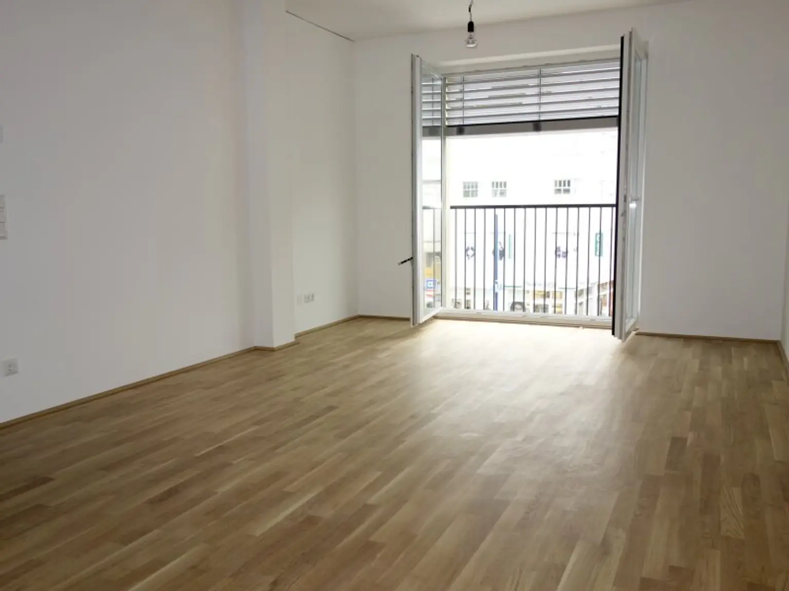 Schöne 2-Zimmerwohnung mit französischen Balkonen - Top 2.6
