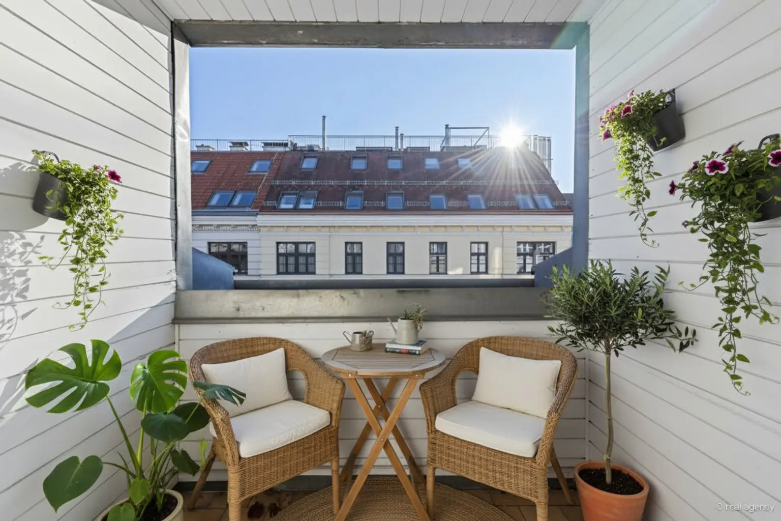 Wunderbare Dachgeschoßwohnung mit Freifläche - SERVITENVIERTEL