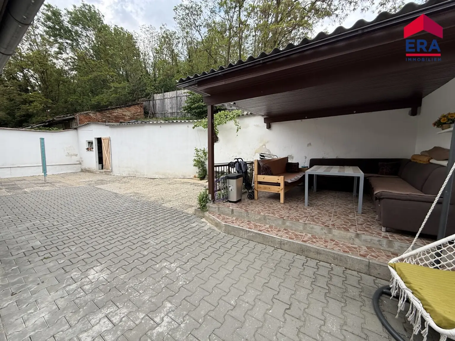 Modernisiertes Einfamilienhaus mit Innenhof, Garage und herrlichem Fernblick in 2164 Neuruppersdorf