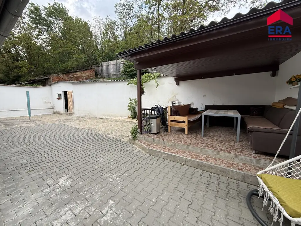 Modernisiertes Einfamilienhaus mit Innenhof, Garage und herrlichem Fernblick in 2164 Neuruppersdorf