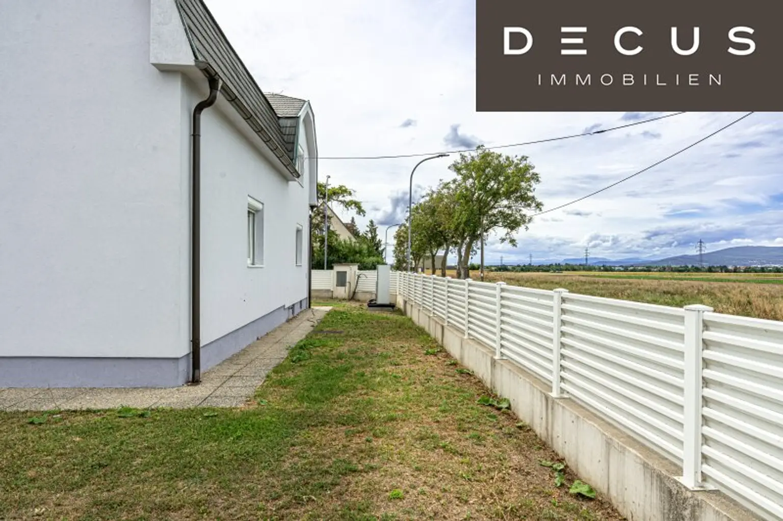 EXKLUSIVES SEEHAUS MIT EIGENEM STEG