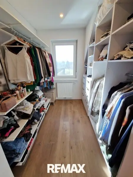 12.Begehbarer Kleiderschrank