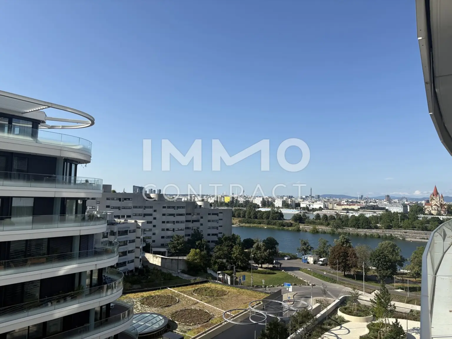 DANUBEFLATS: Entzückendes Studio mit sonnigem Balkon (Gym, Pool, Spa, Lounges im Turm) - NEW
