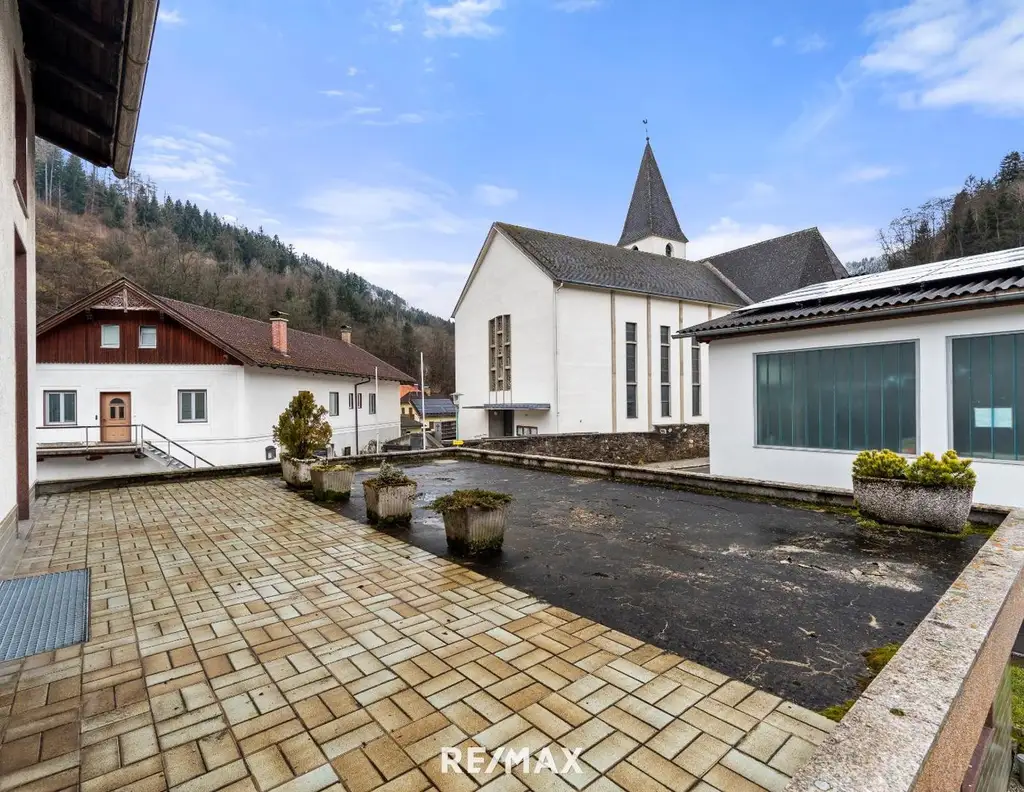 Wohn-/Geschäftshaus mit Potenzial in zentraler Lage in St. Gertraud